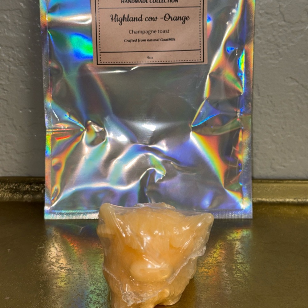 Handcrafted Champagne Toast   Highland Cow Soap - Orange - Picture 4 of 4